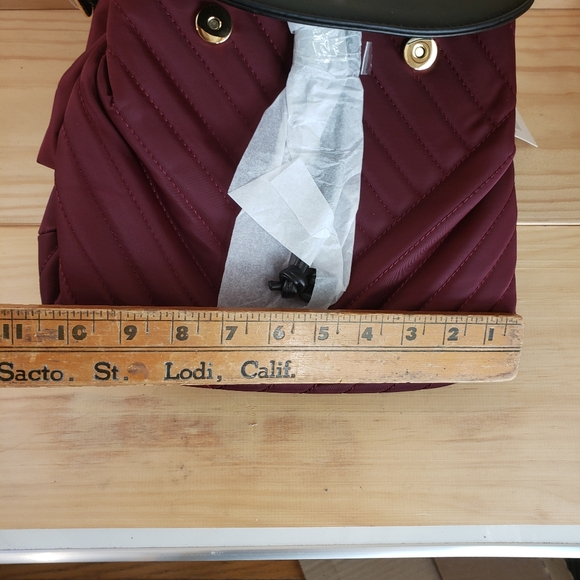 Jessica Moore Quilted Backpack Berry Black Magnetic Closure Med New - Picture 7 of 11